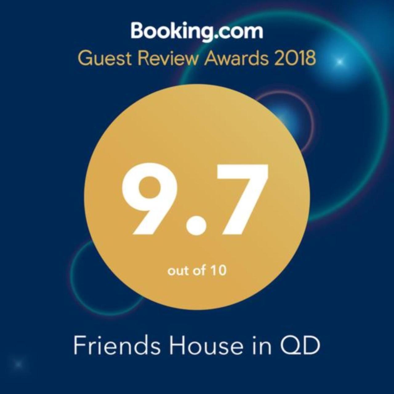 ホテル Friends House クタイシ エクステリア 写真